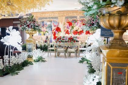Setending Flowers Gold