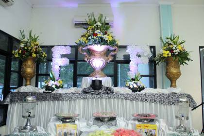 Taplak Meja Silver