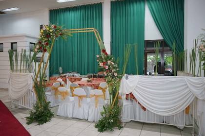 Taplak Meja Silver