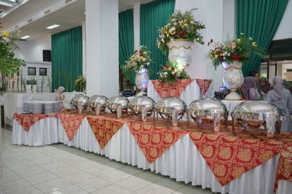 Taplak Meja Silver