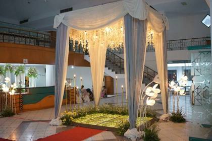 Gazebo Kotak & Standing Flowers Silver