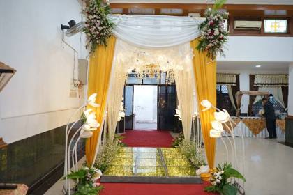 Gazebo Kotak & Standing Flowers Silver