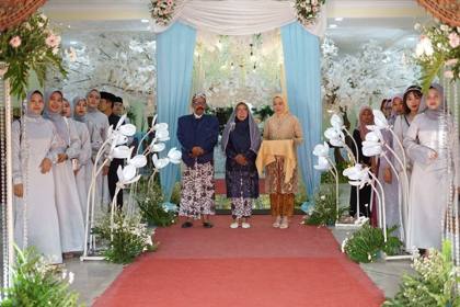 Gazebo Kotak & Standing Flowers Silver