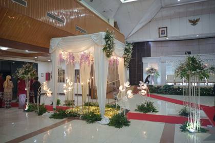 Gazebo Kotak & Standing Flowers Silver